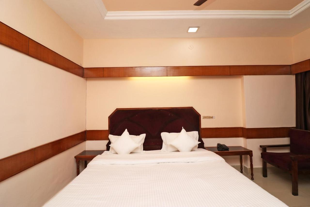 SPOT ON 37002 Hotel Natraj Bilāspur Exterior foto